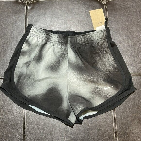 Nike Women's Dri-FIT Tempo Printed Running Shorts - Picture 8 of 10